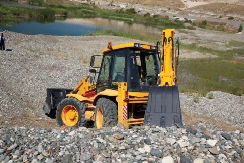 Экскаватор-погрузчик MST M542