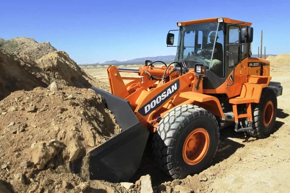 Фронтальный погрузчик Doosan DL200A