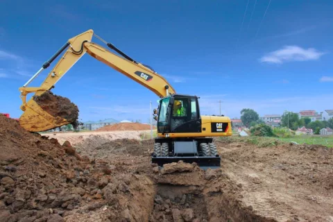 Колёсный экскаватор CAT M320D2