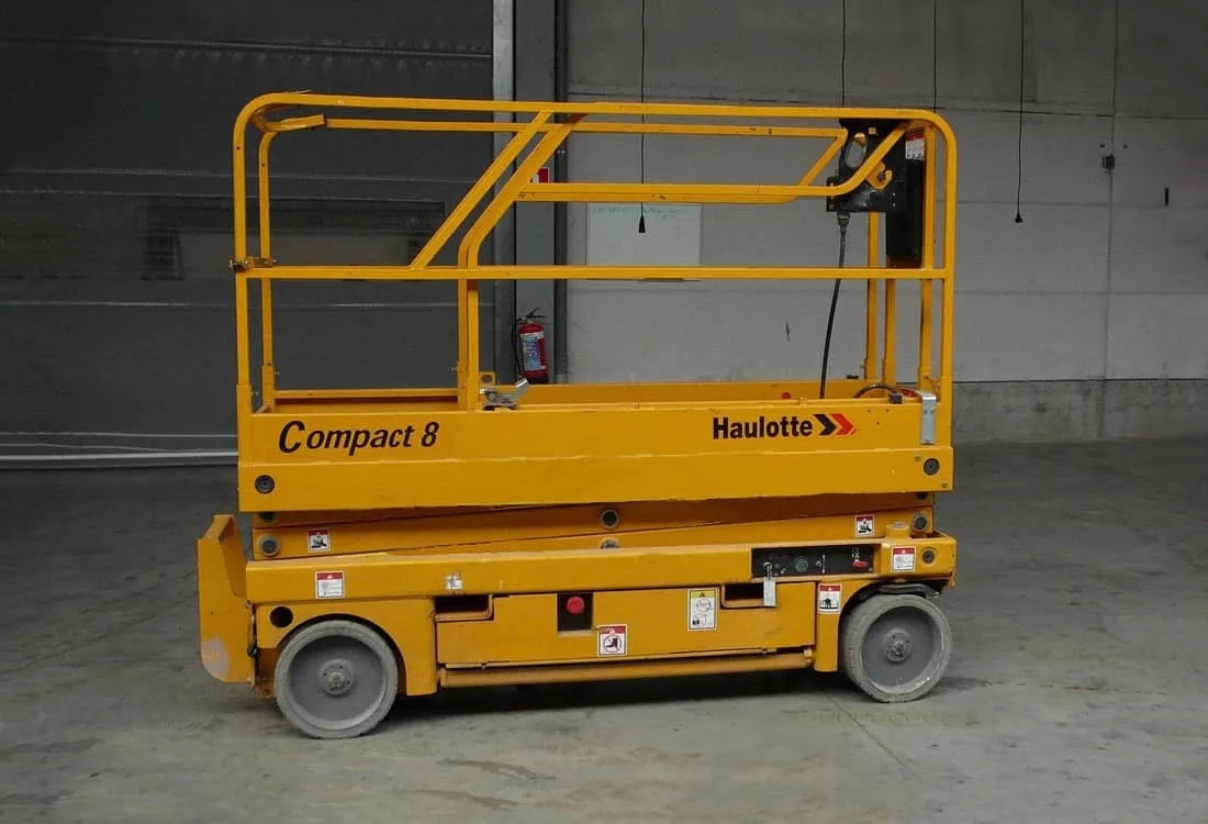 Ножничный подъёмник Haulotte Compact 8